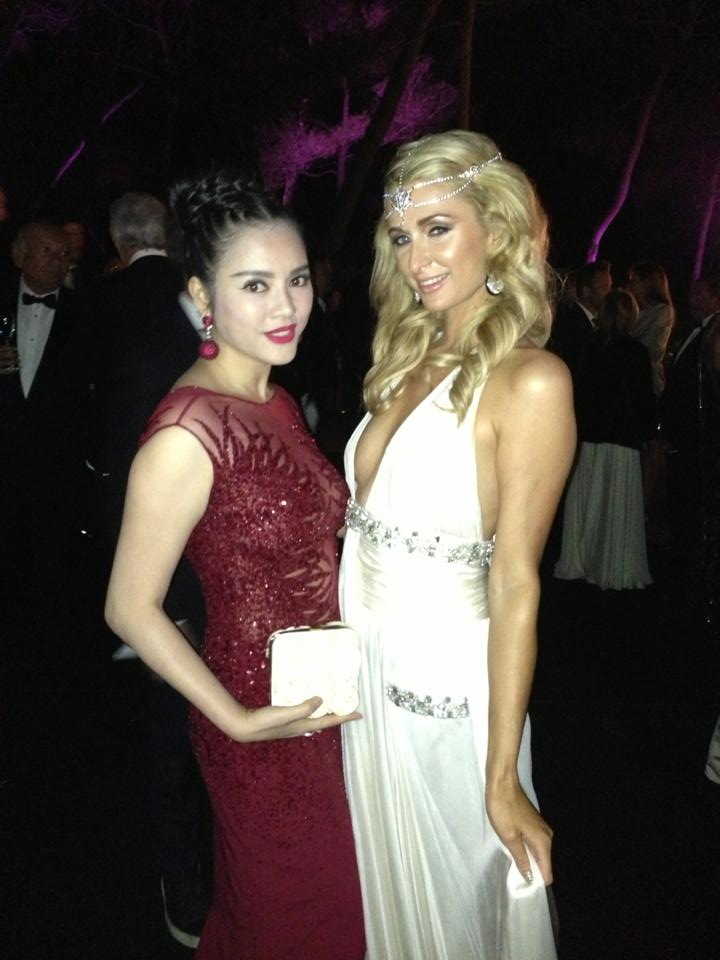 Ly Nha Ky met Paris Hilton when she attended a big event of the famous ...
