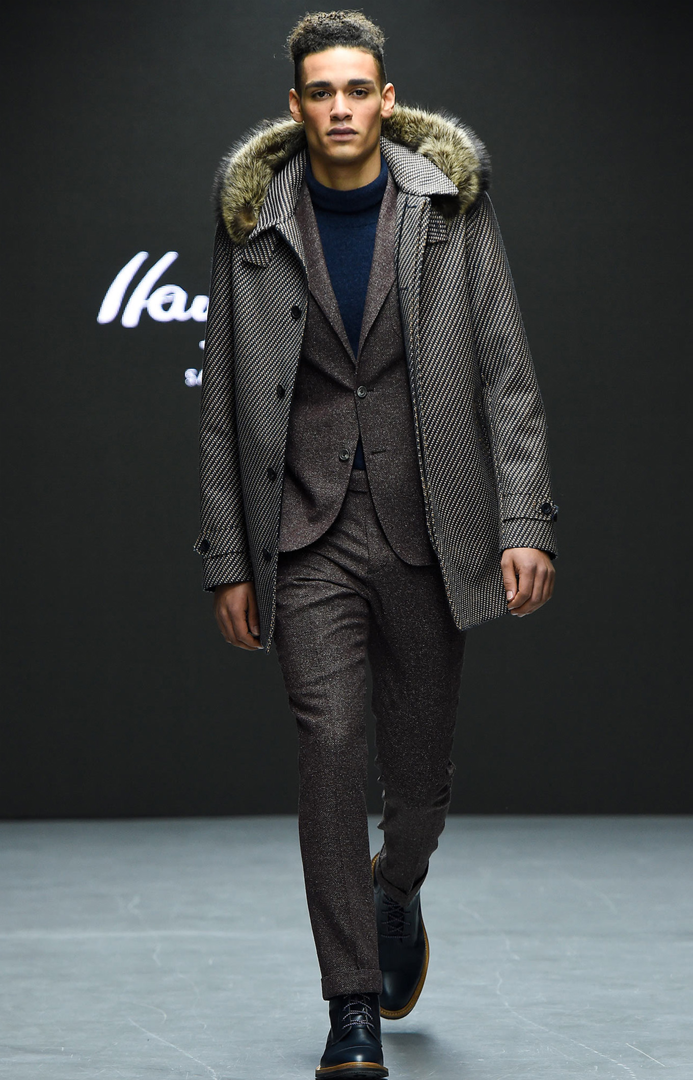 Hardy Amies <br>Fall 2015 Menswear <br>Look 10